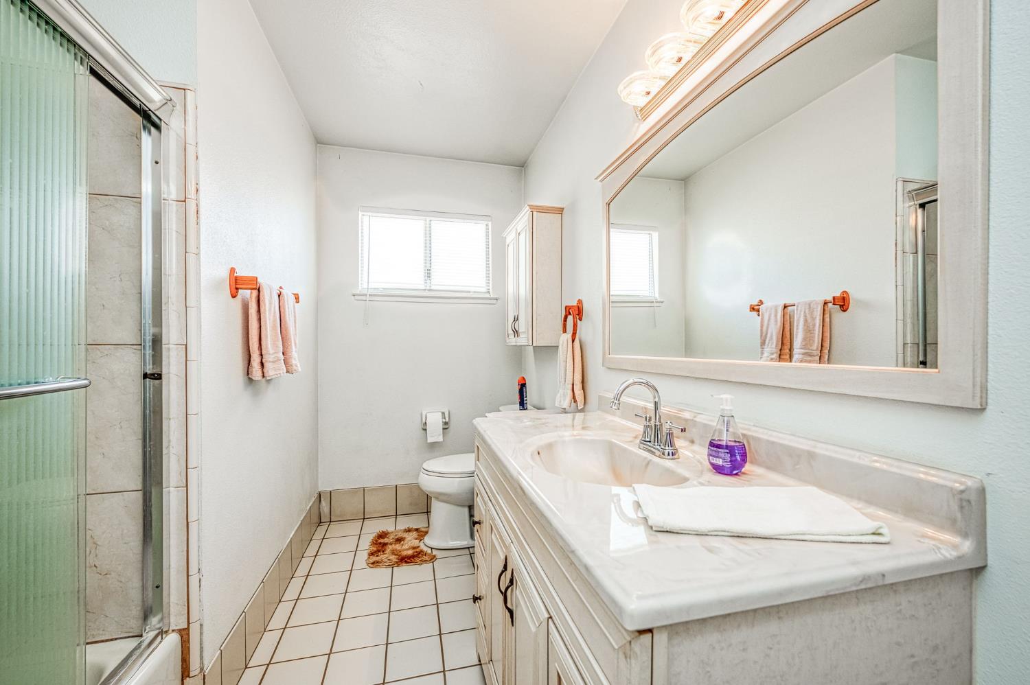 5400 AMBER Ave, Clovis, CA 93619