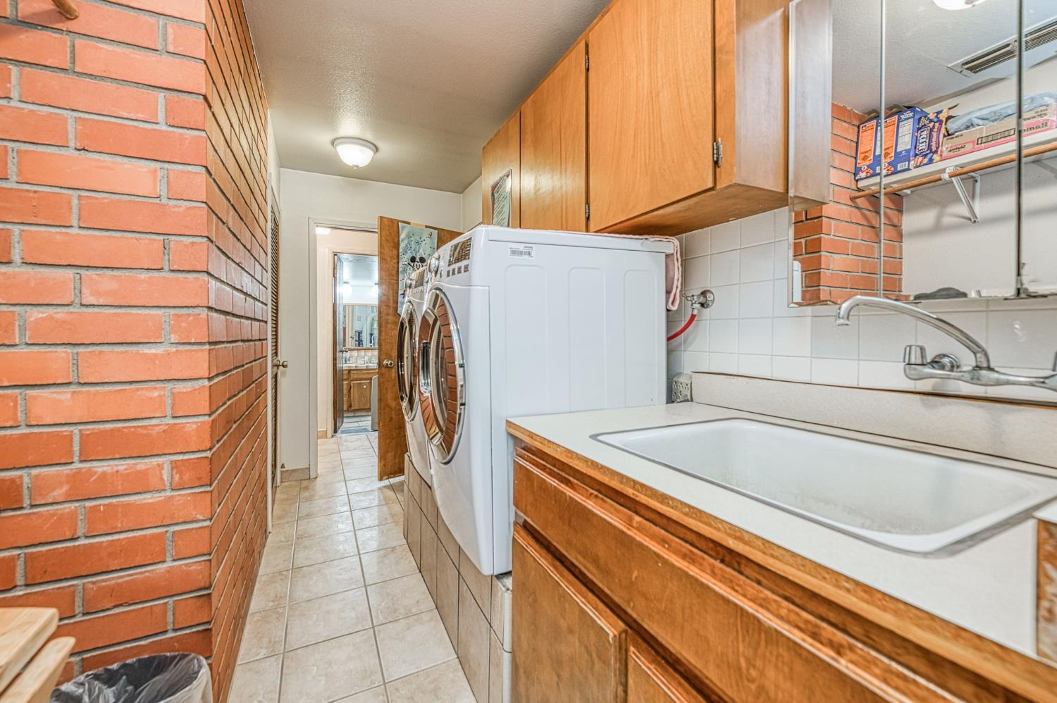 5400 AMBER Ave, Clovis, CA 93619