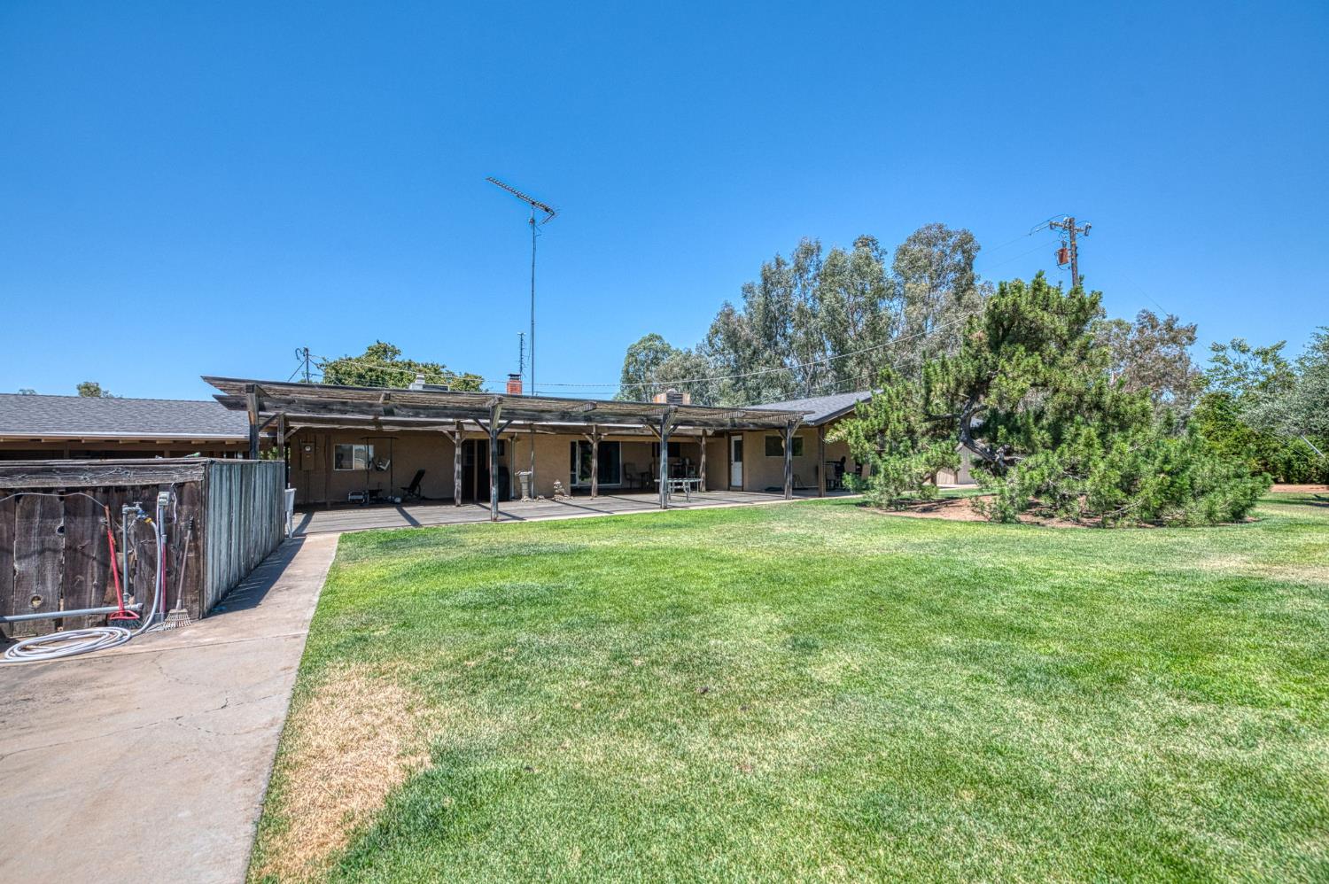 5400 AMBER Ave, Clovis, CA 93619