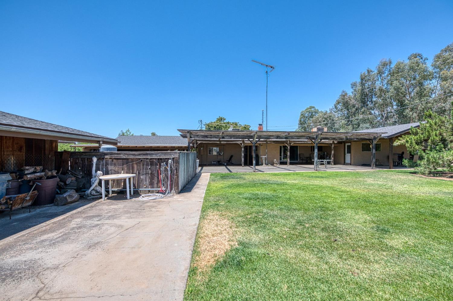 5400 AMBER Ave, Clovis, CA 93619