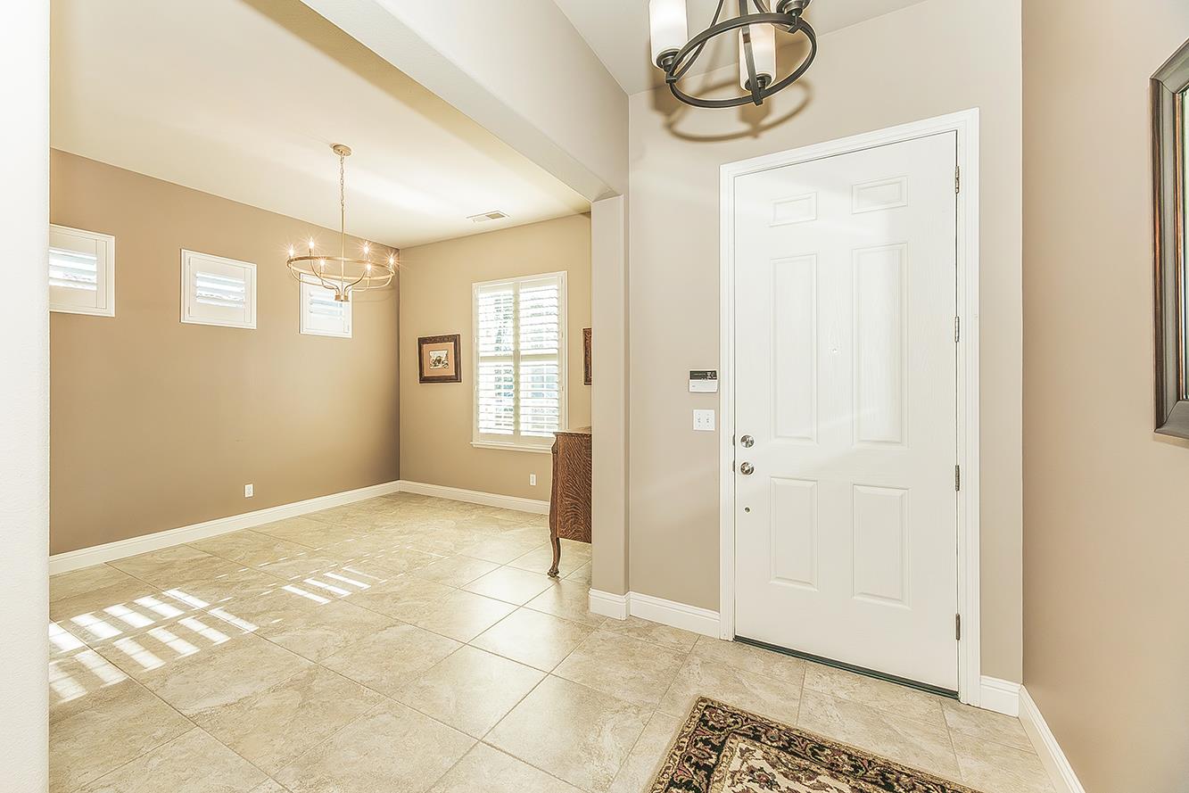 3725 Everglade Ave, Clovis, CA 93619