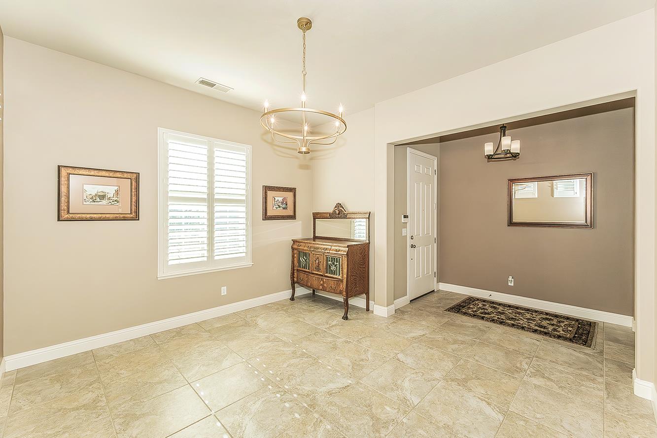 3725 Everglade Ave, Clovis, CA 93619