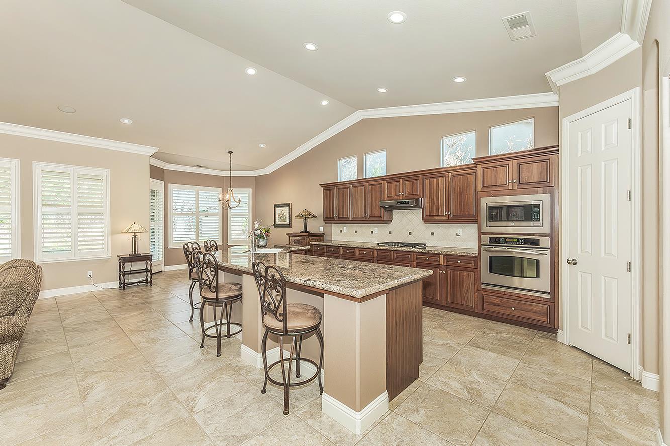 3725 Everglade Ave, Clovis, CA 93619