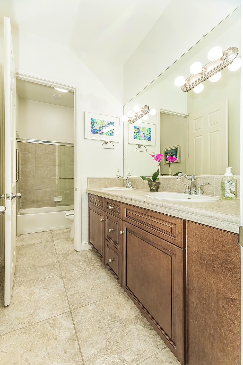 3725 Everglade Ave, Clovis, CA 93619