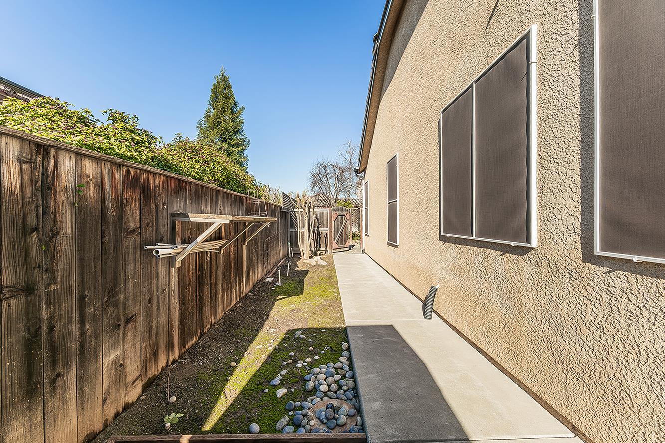 3725 Everglade Ave, Clovis, CA 93619