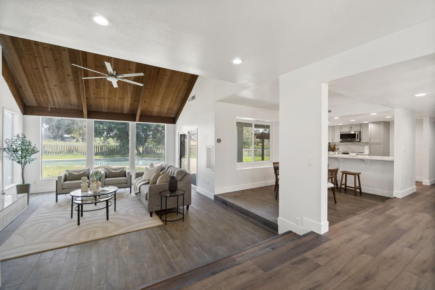 8356 Chamise, Clovis, CA 93619