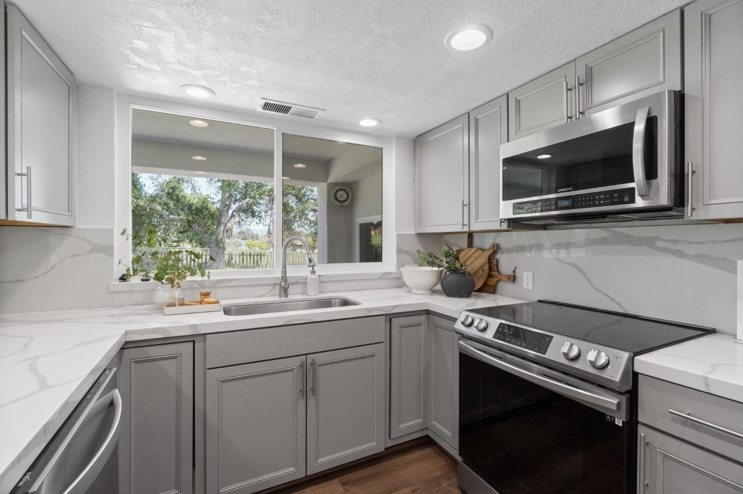 8356 Chamise, Clovis, CA 93619