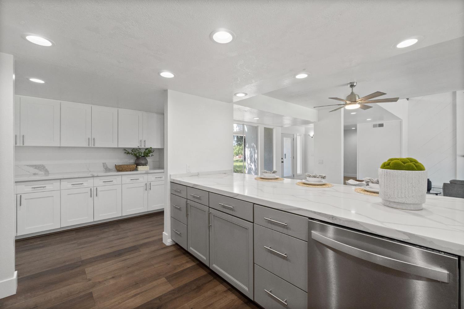 8356 Chamise, Clovis, CA 93619