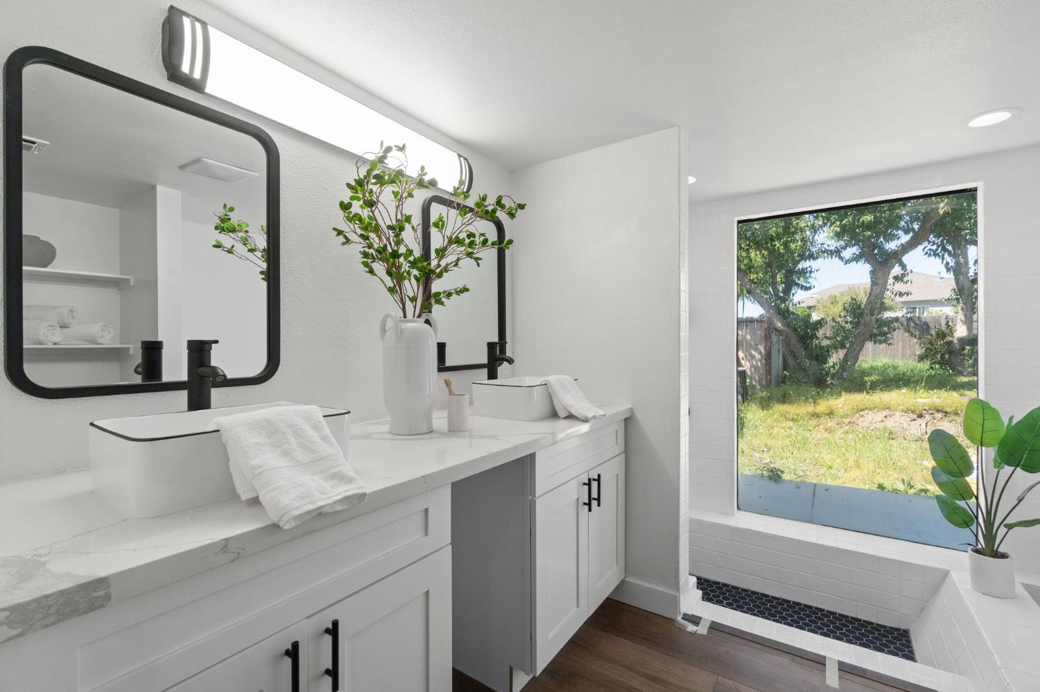 8356 Chamise, Clovis, CA 93619