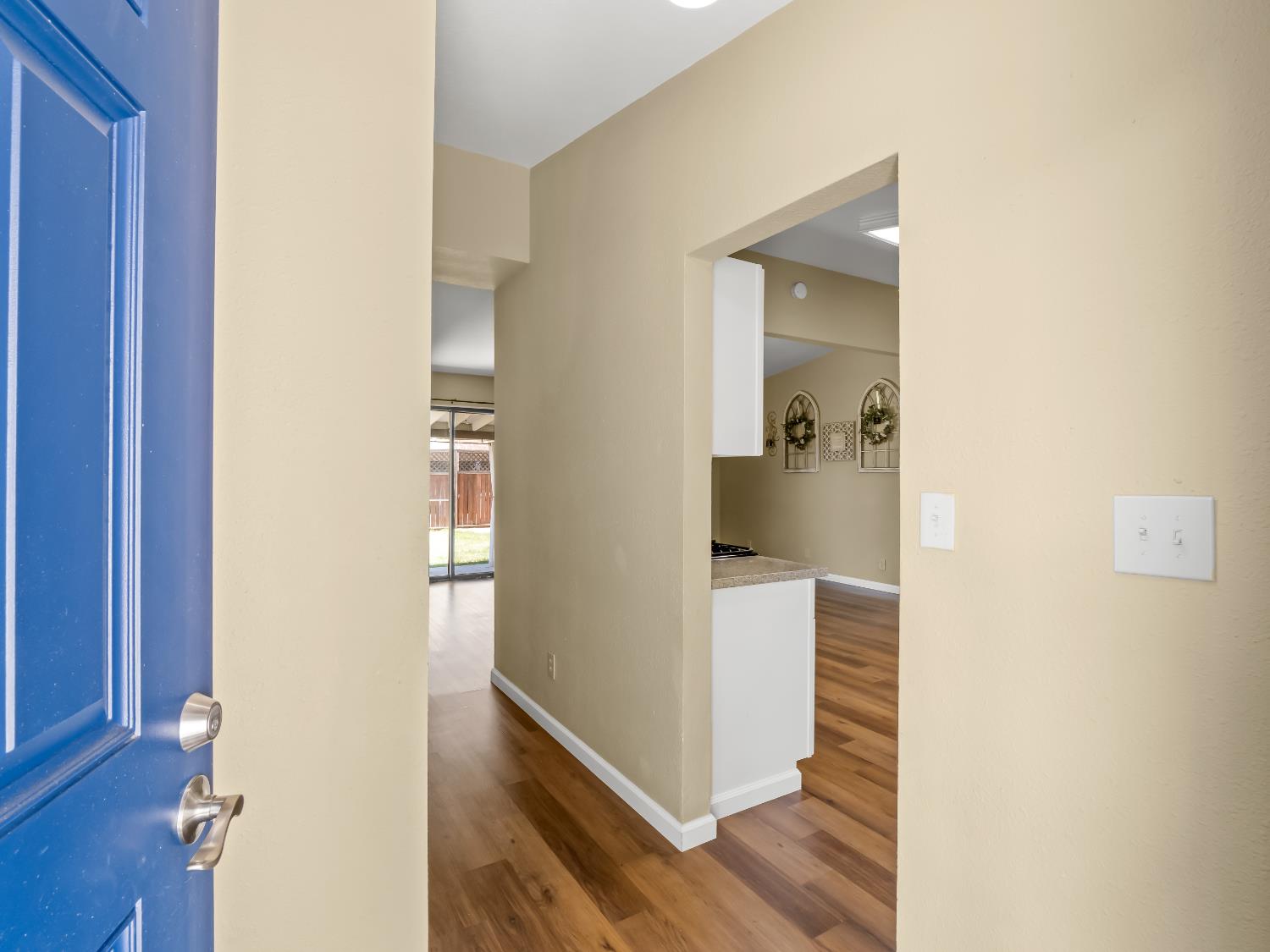 1416 Cherry Ln, Clovis, CA 93612