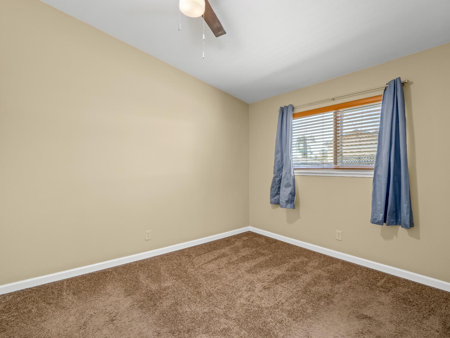 1416 Cherry Ln, Clovis, CA 93612