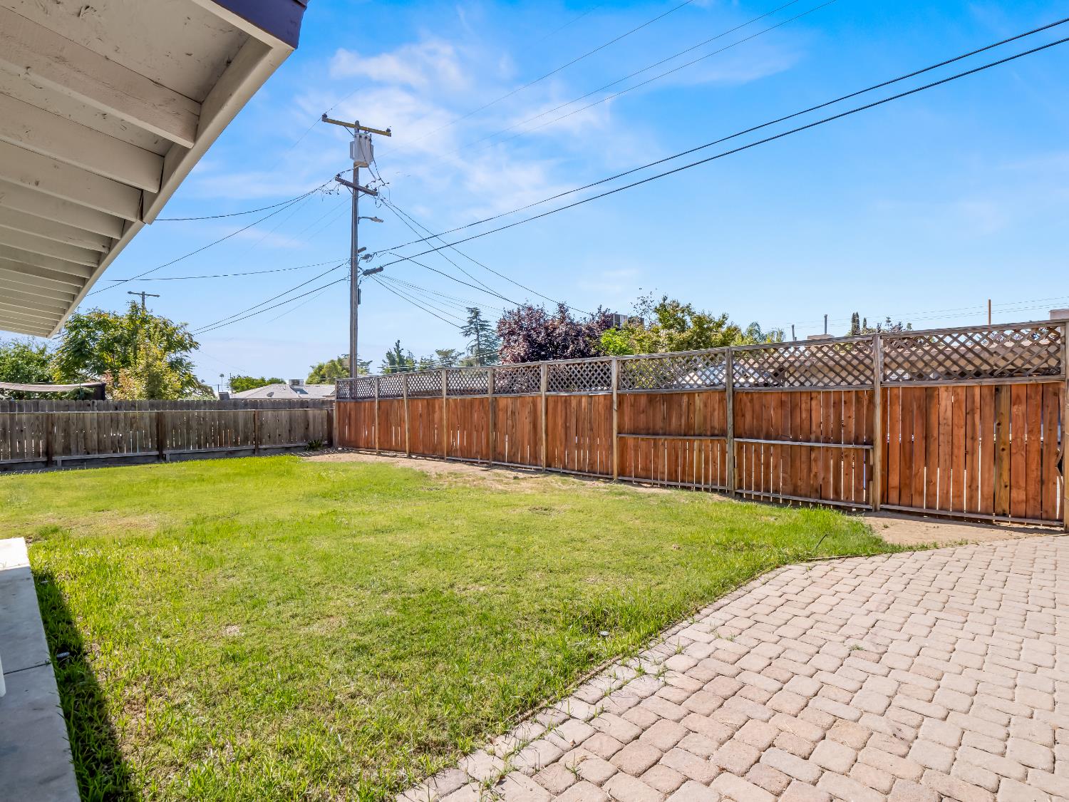1416 Cherry Ln, Clovis, CA 93612