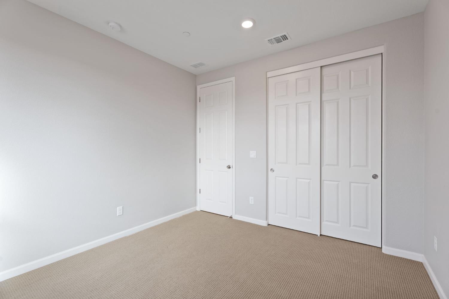 3215 Lourdes Ave, Clovis, CA 93619