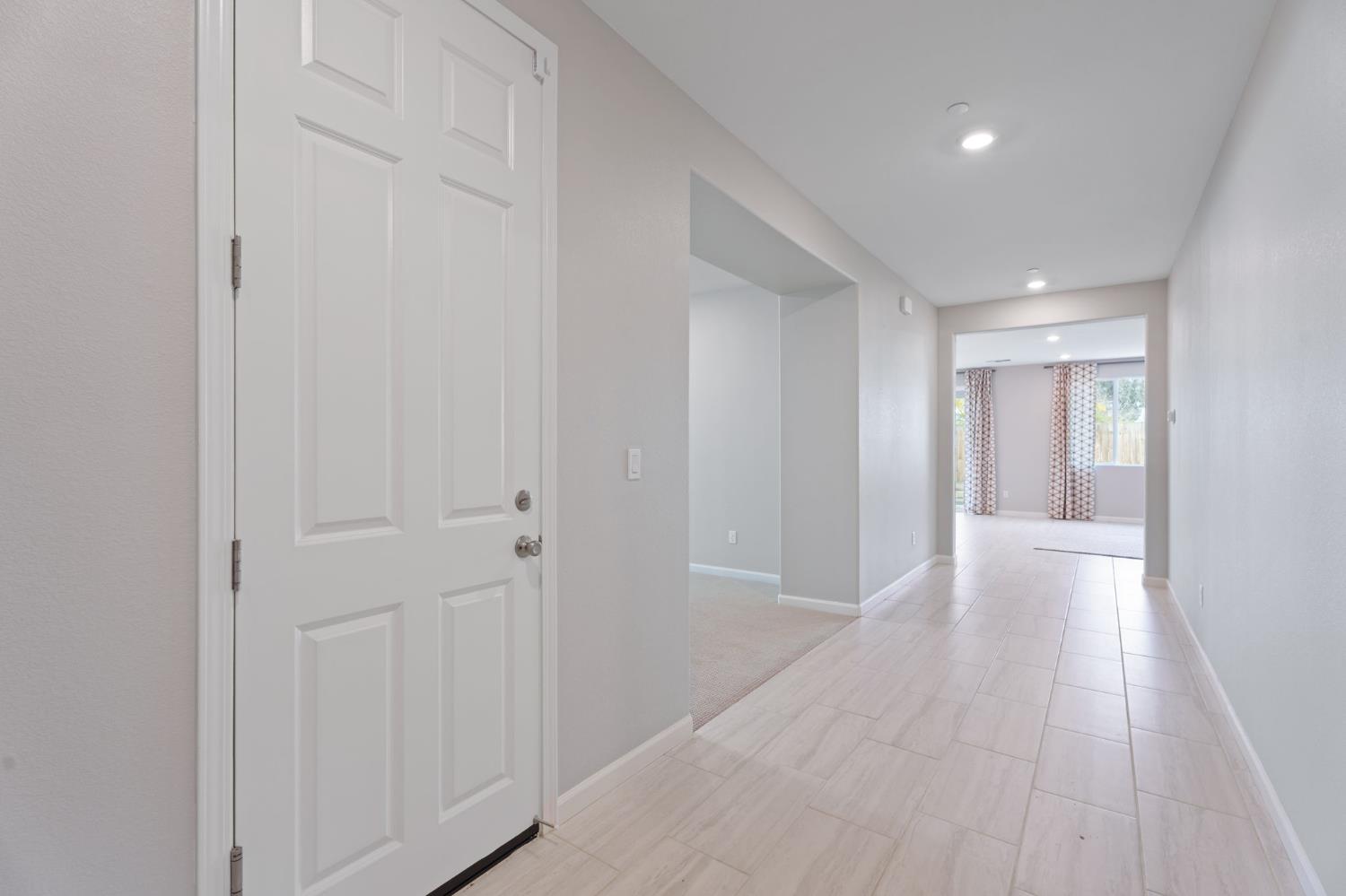 3215 Lourdes Ave, Clovis, CA 93619