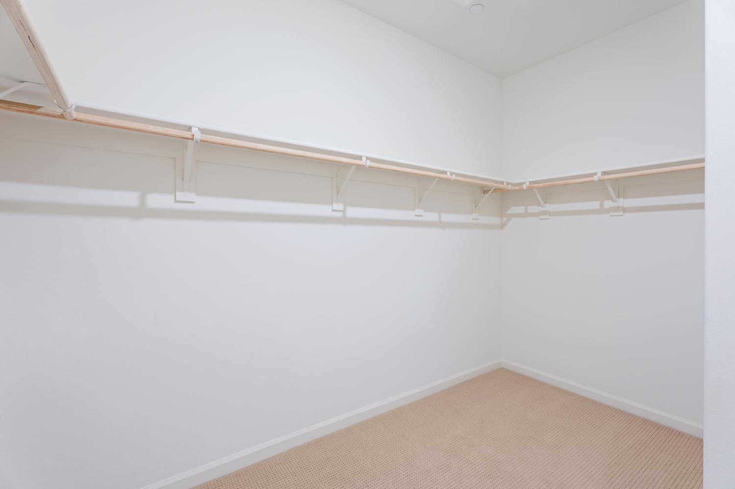 3215 Lourdes Ave, Clovis, CA 93619