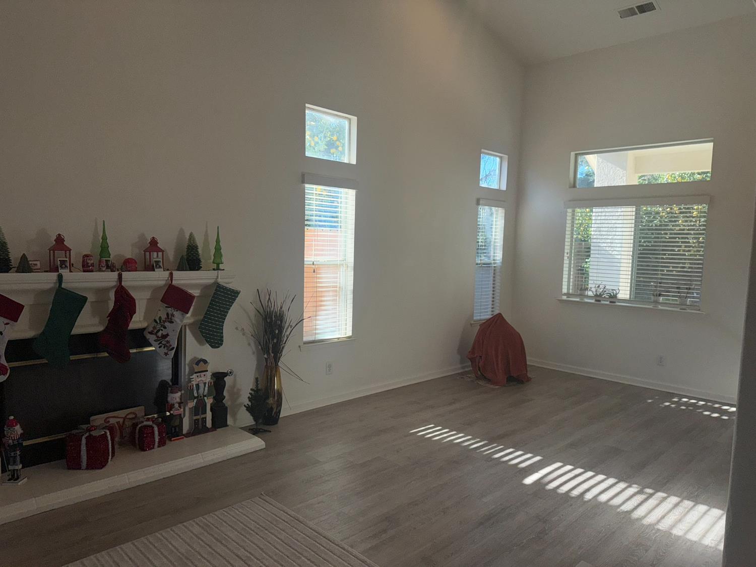 62 N Helm Ave, Clovis, CA 93612