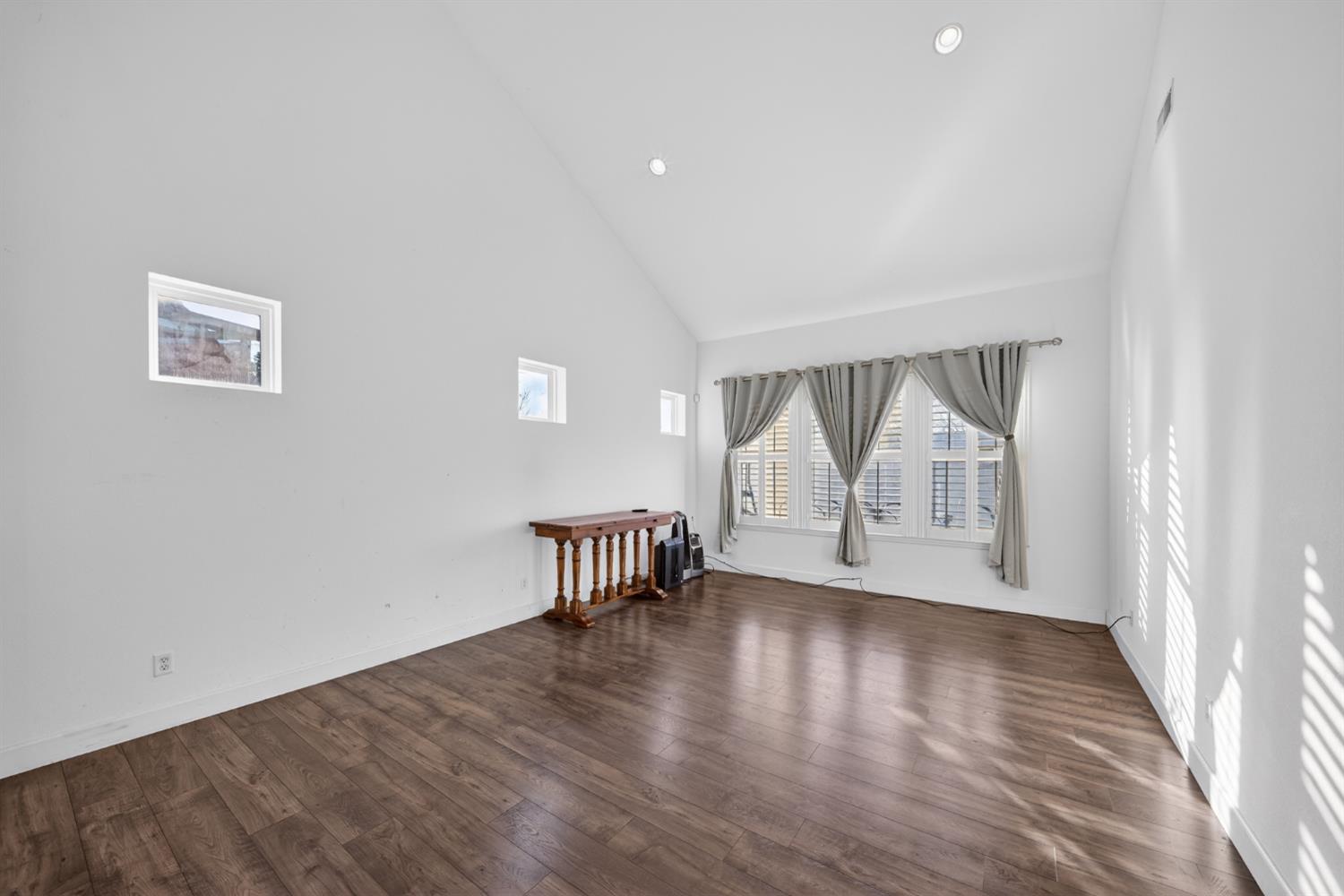 2662 Whitmore Ave, Clovis, CA 93619