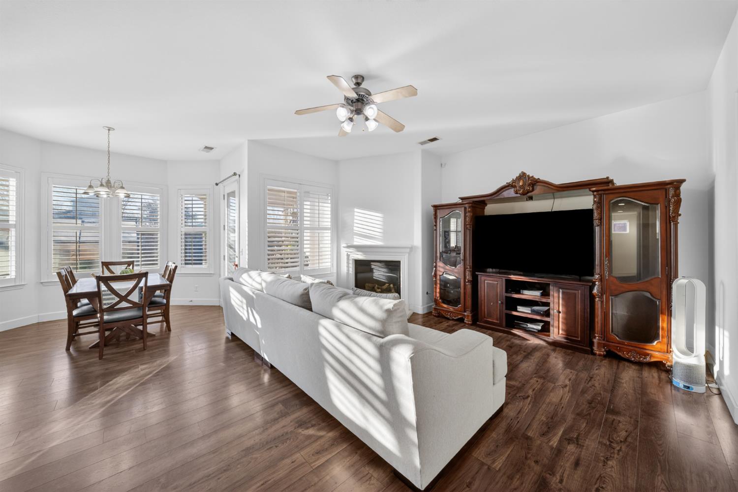 2662 Whitmore Ave, Clovis, CA 93619