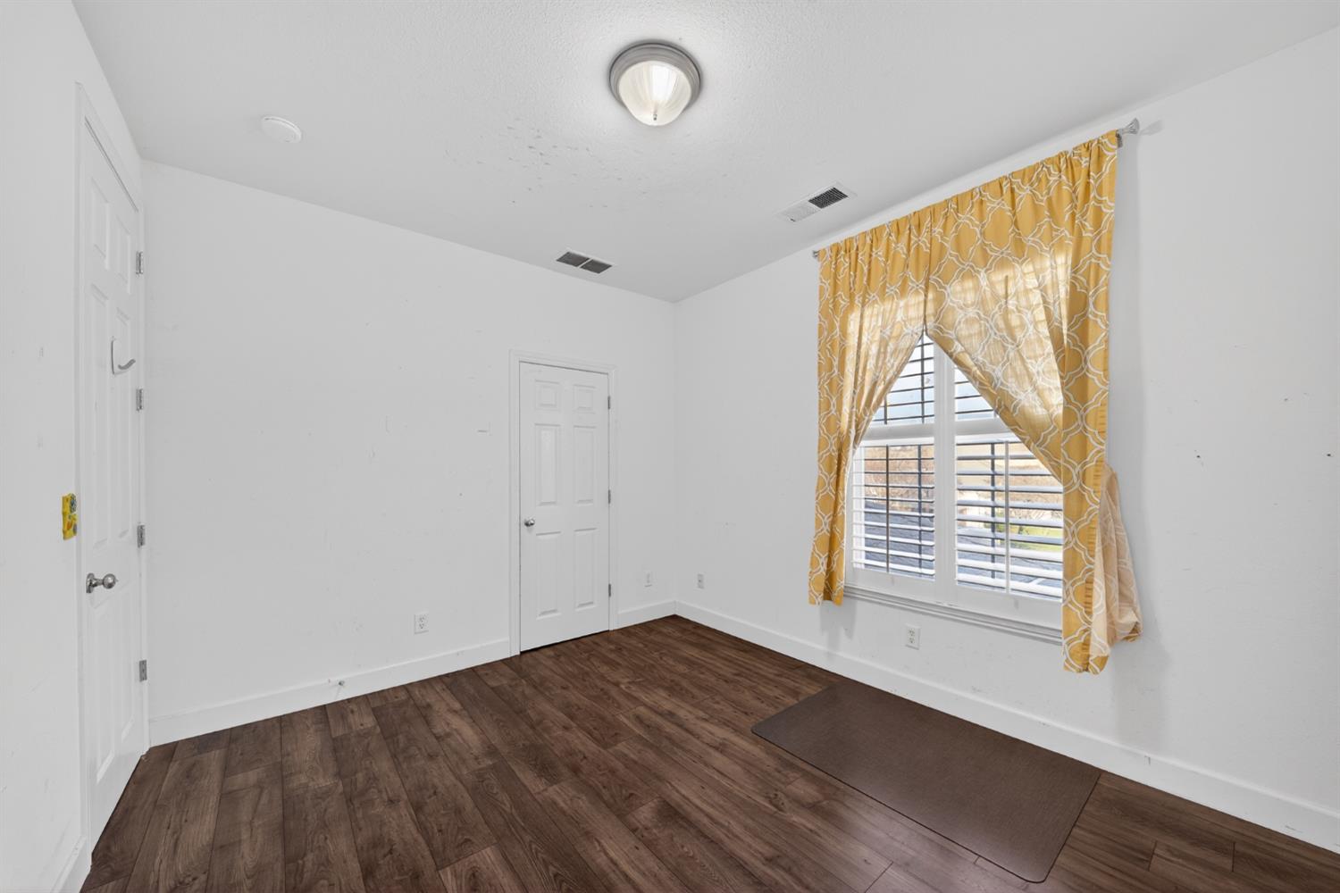 2662 Whitmore Ave, Clovis, CA 93619