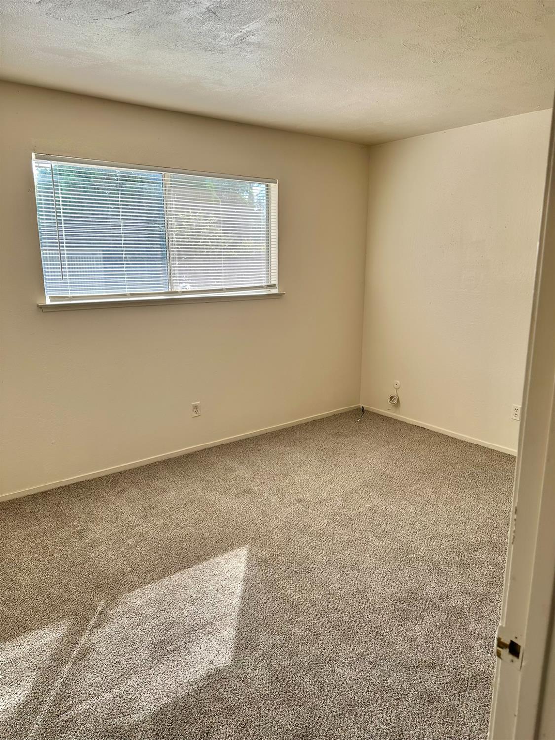 322 W Richert Ave, Clovis, CA 93612