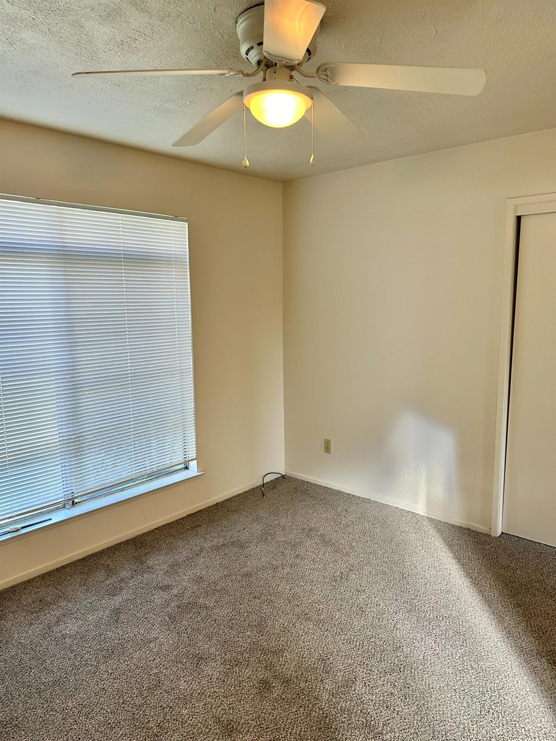 322 W Richert Ave, Clovis, CA 93612