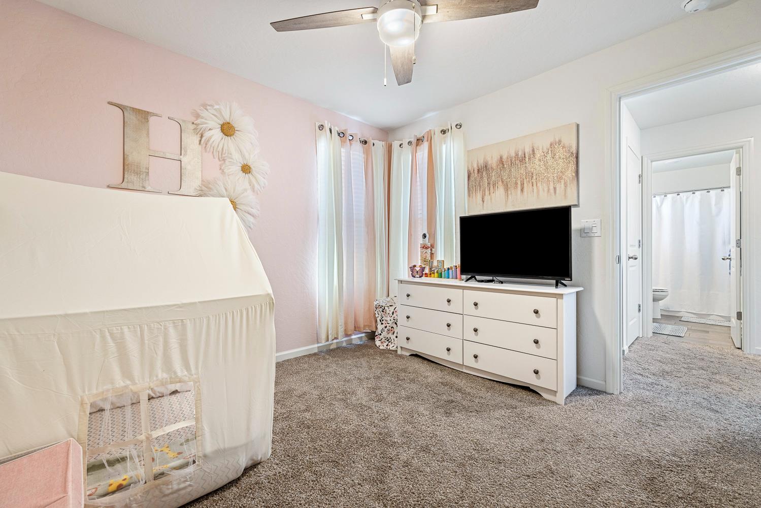 3780 Highclere Way, Clovis, CA 93619