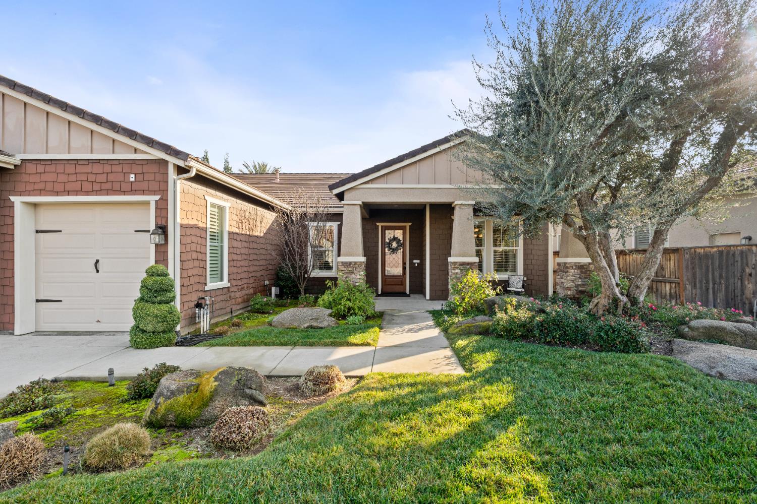 1979 N Nicolette Ave, Clovis, CA 93619