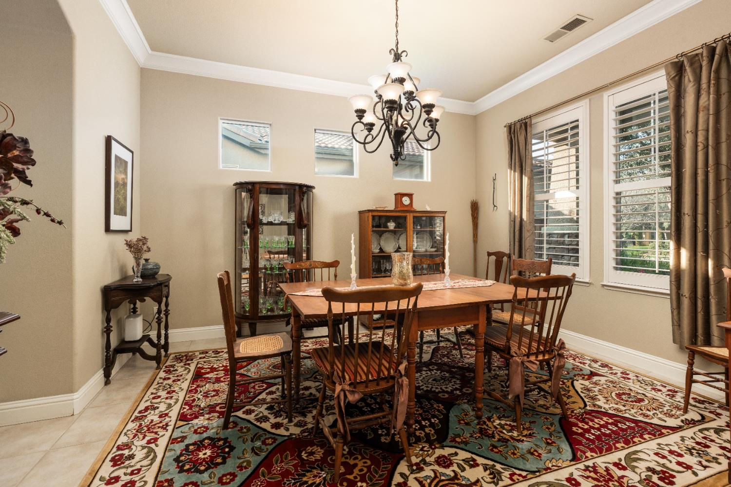 1979 N Nicolette Ave, Clovis, CA 93619