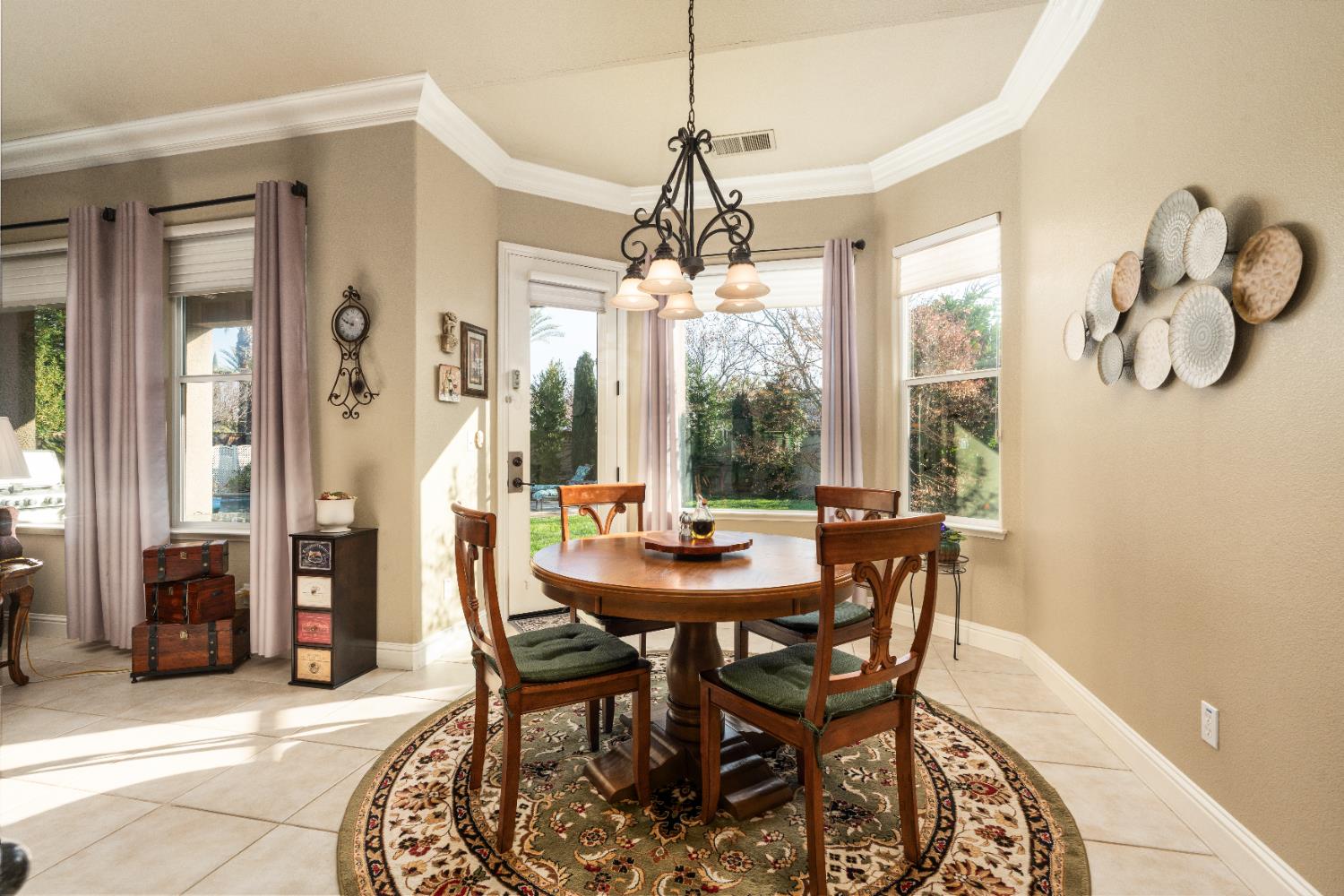 1979 N Nicolette Ave, Clovis, CA 93619