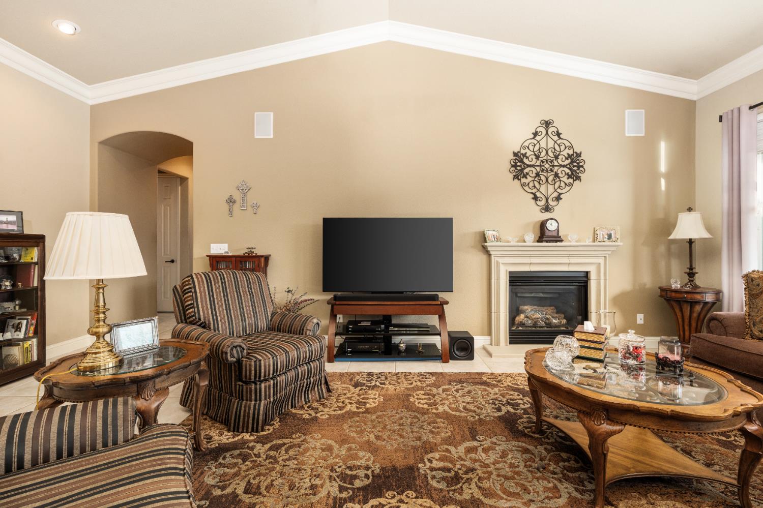 1979 N Nicolette Ave, Clovis, CA 93619