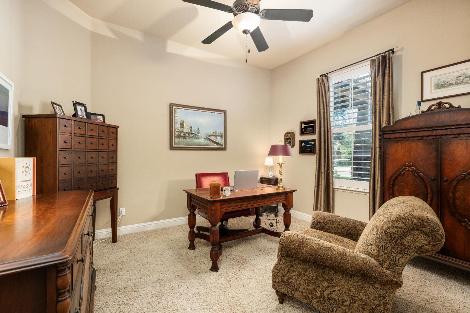 1979 N Nicolette Ave, Clovis, CA 93619