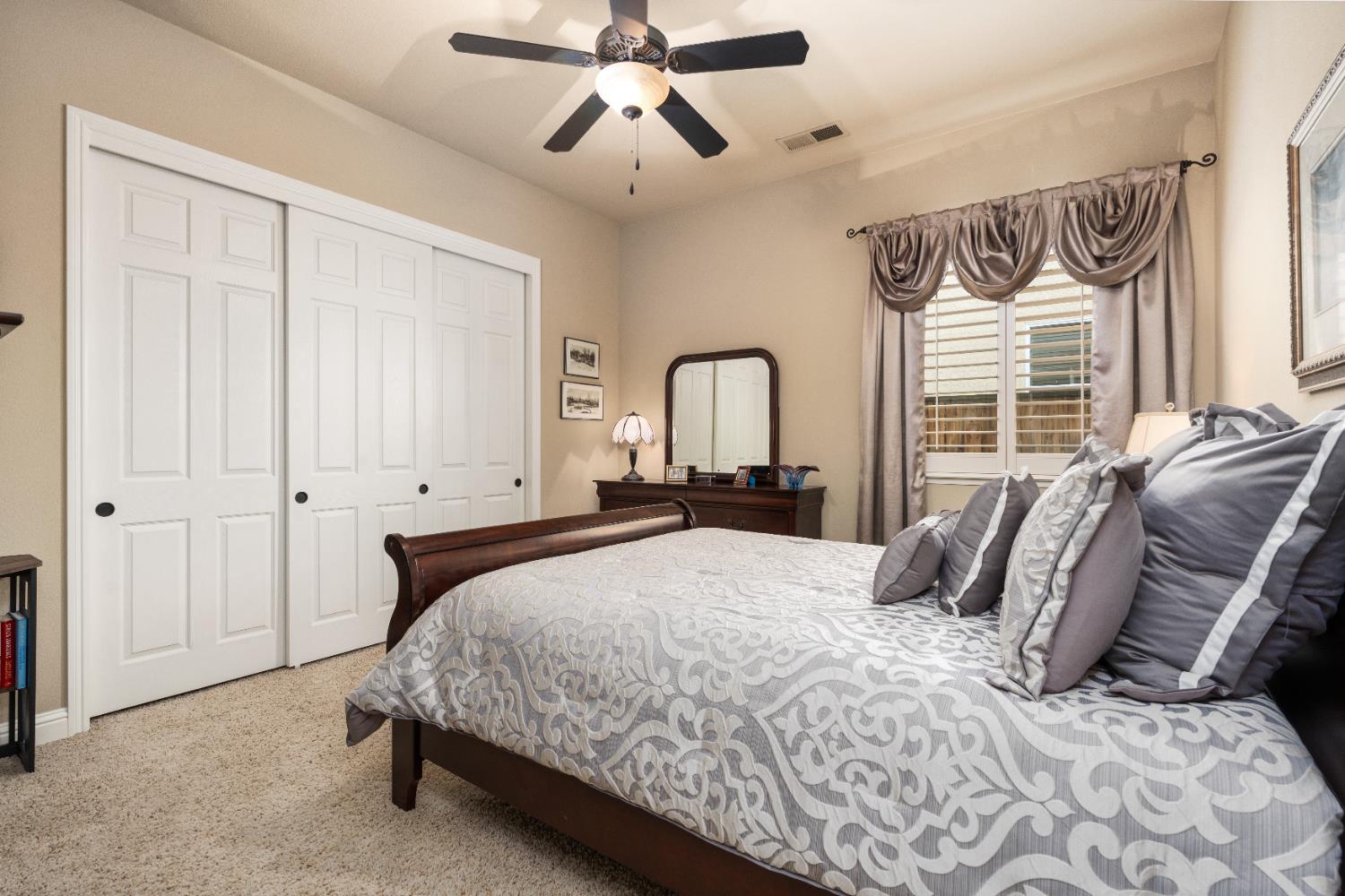 1979 N Nicolette Ave, Clovis, CA 93619