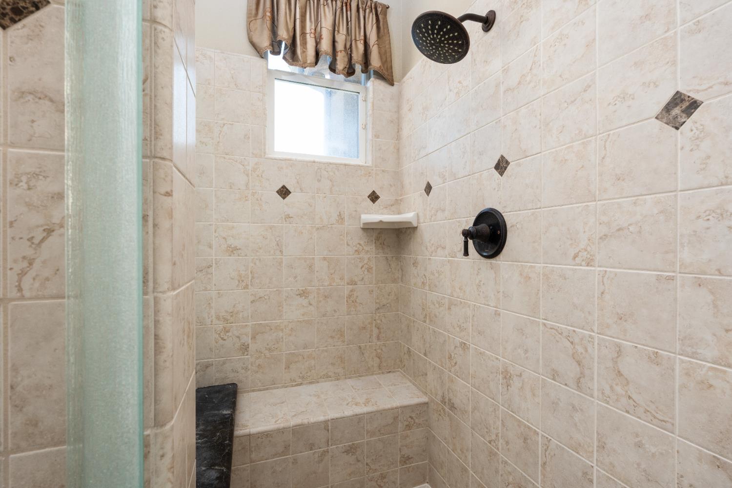 1979 N Nicolette Ave, Clovis, CA 93619