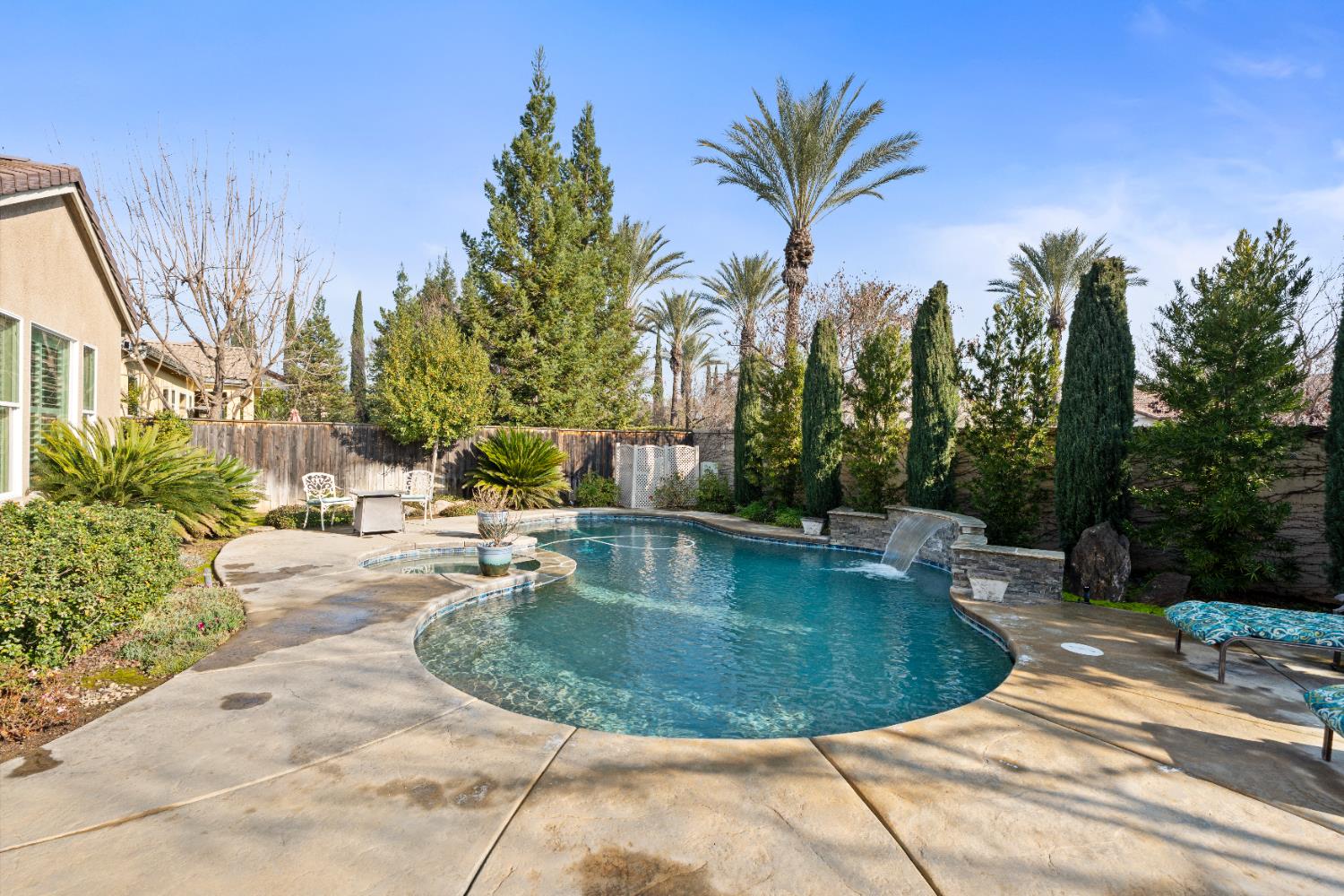 1979 N Nicolette Ave, Clovis, CA 93619