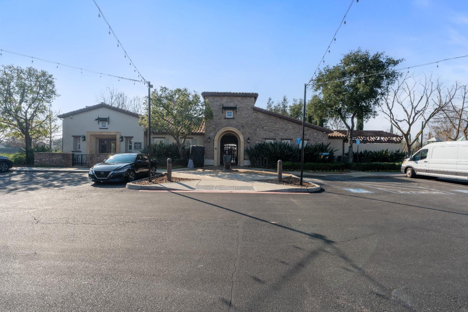 1979 N Nicolette Ave, Clovis, CA 93619