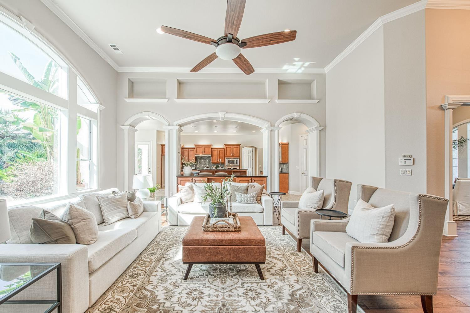 12437 N Via Tuscania Ave, Clovis, CA 93619