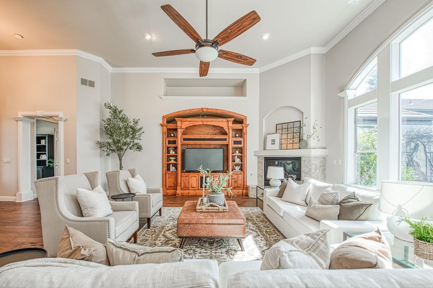 12437 N Via Tuscania Ave, Clovis, CA 93619