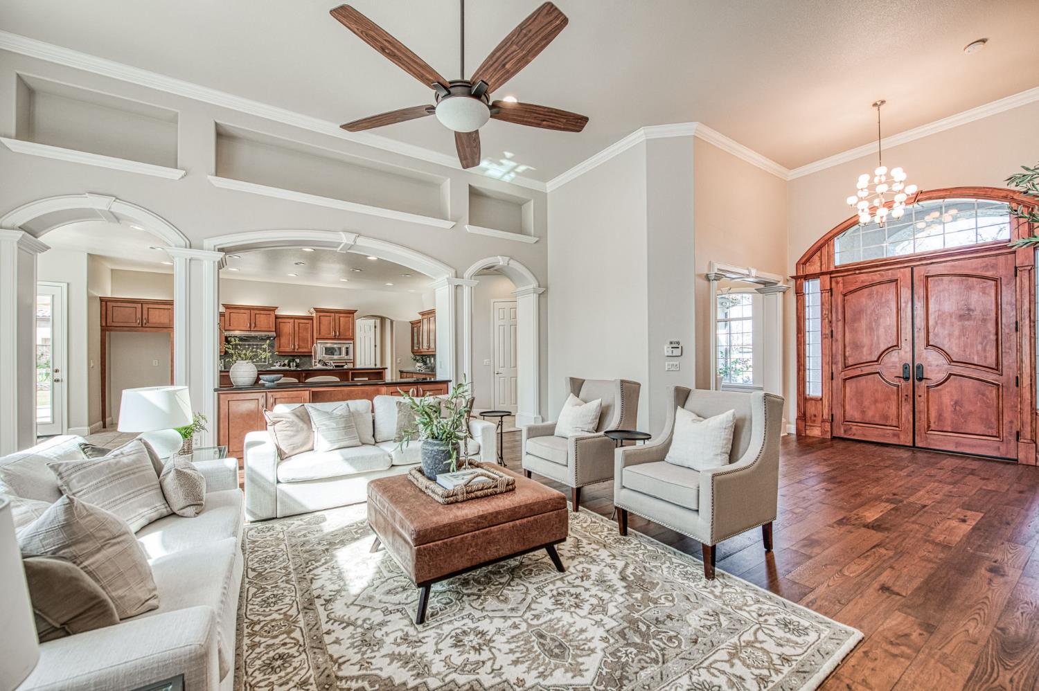 12437 N Via Tuscania Ave, Clovis, CA 93619