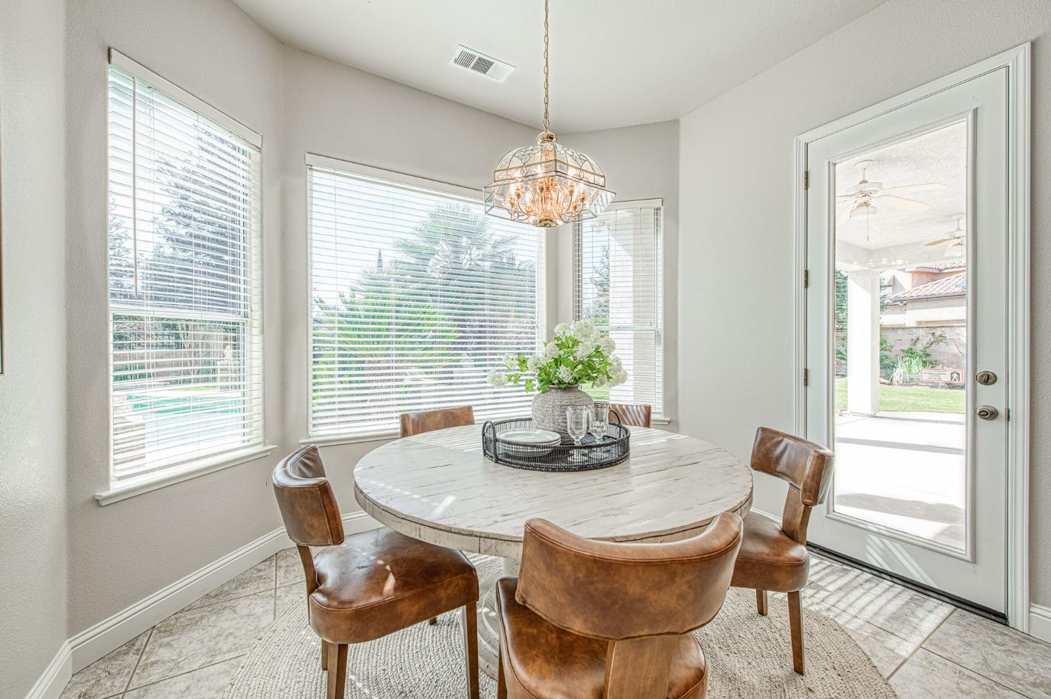 12437 N Via Tuscania Ave, Clovis, CA 93619