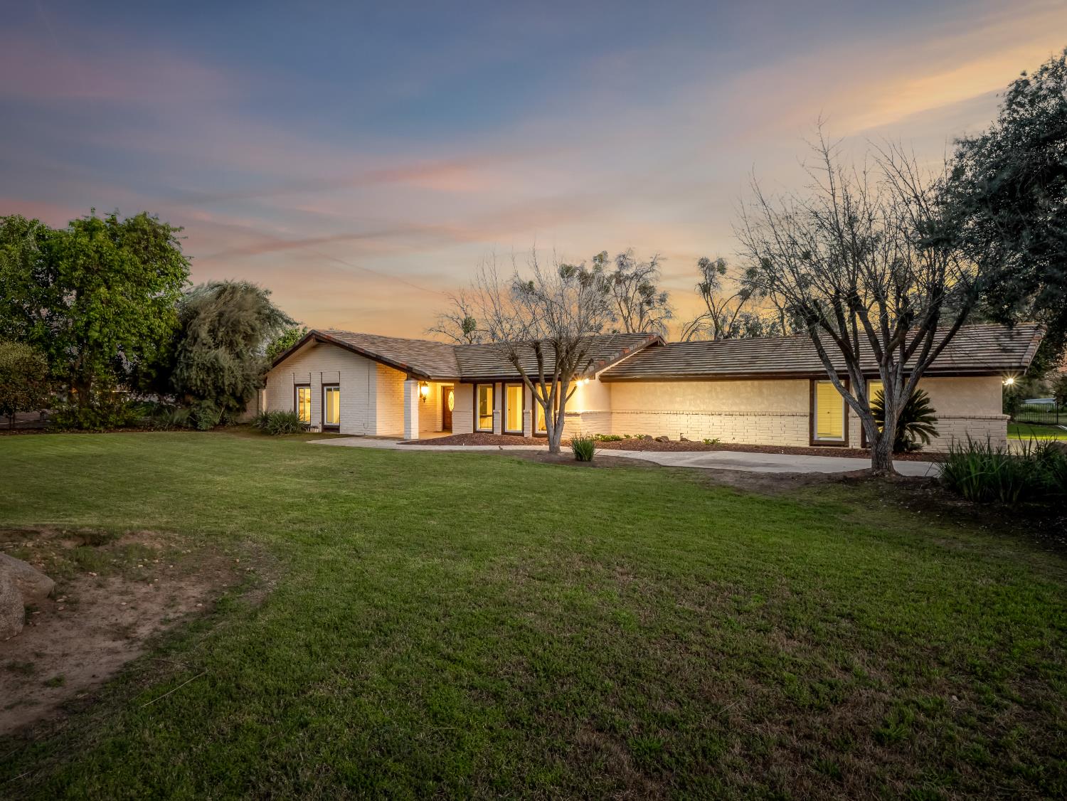 9321 E Bullard Ave, Clovis, CA 93619