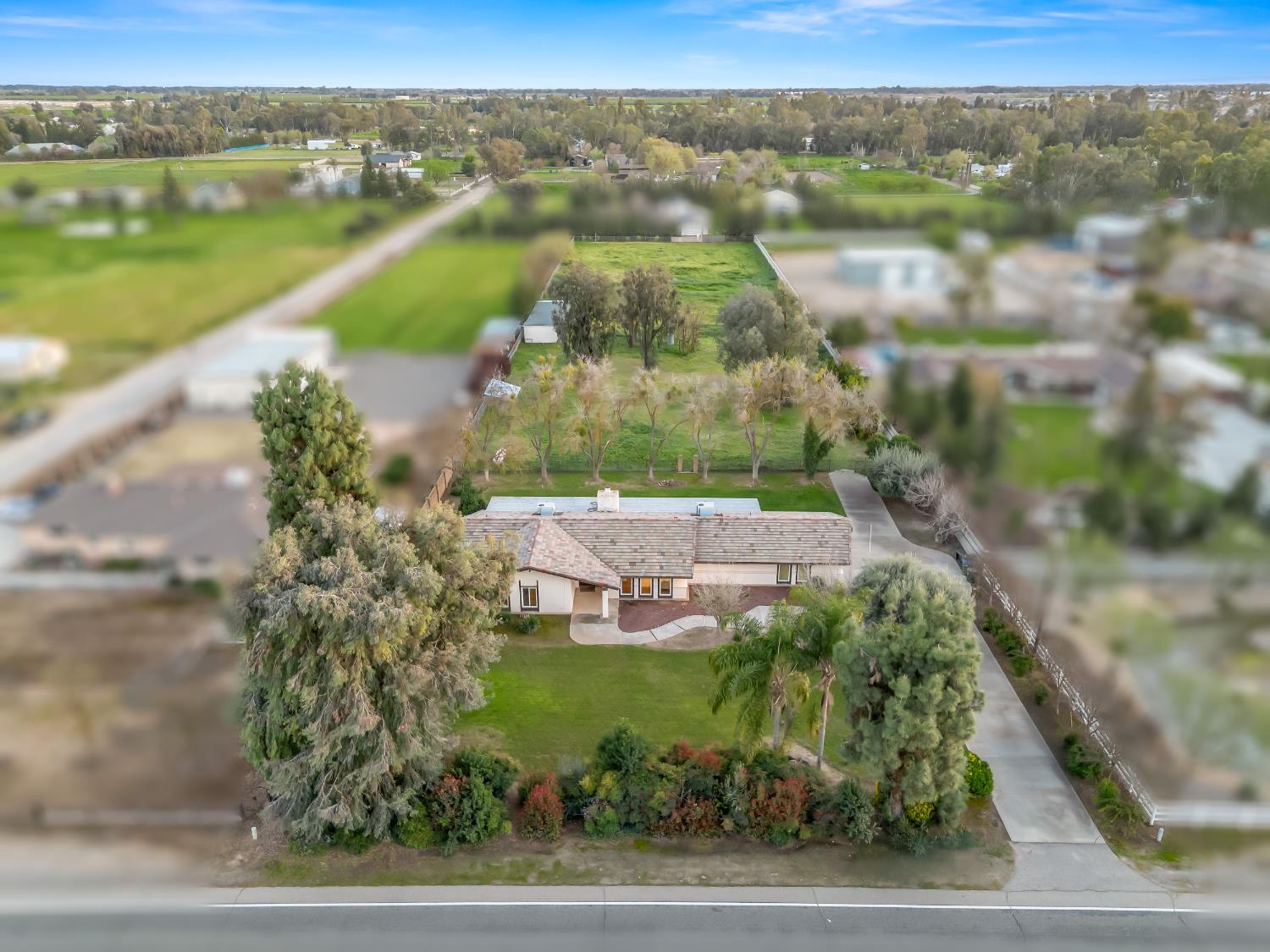 9321 E Bullard Ave, Clovis, CA 93619