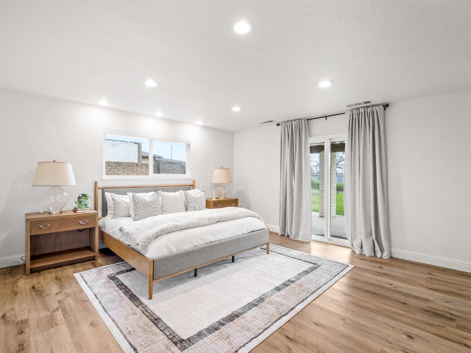 9321 E Bullard Ave, Clovis, CA 93619