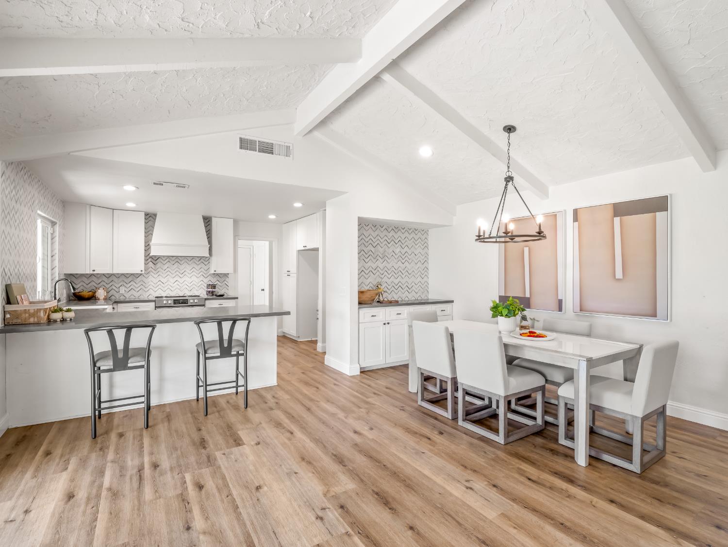 9321 E Bullard Ave, Clovis, CA 93619