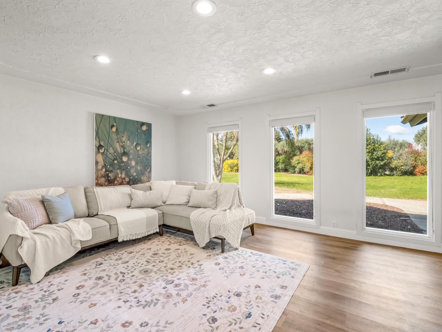 9321 E Bullard Ave, Clovis, CA 93619