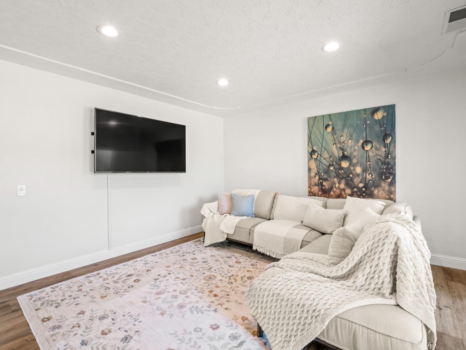 9321 E Bullard Ave, Clovis, CA 93619