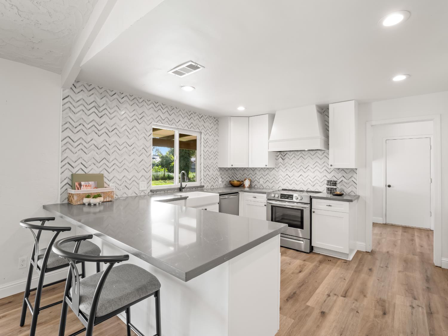 9321 E Bullard Ave, Clovis, CA 93619