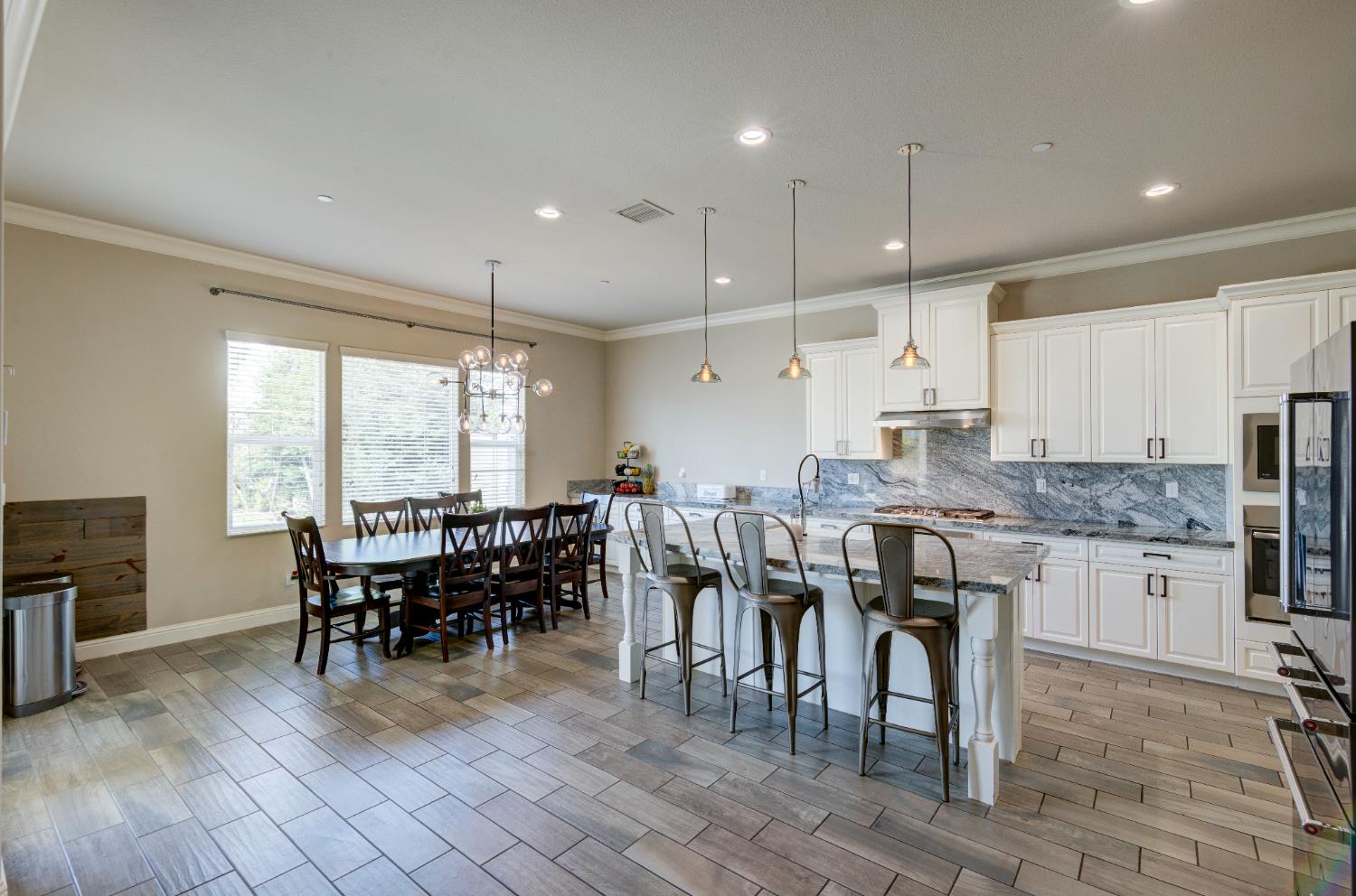 3211 Salem Ave, Clovis, CA 93619