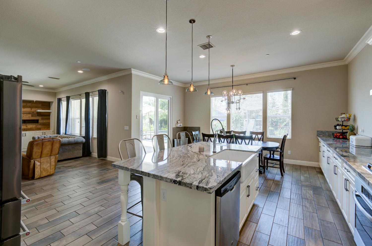 3211 Salem Ave, Clovis, CA 93619