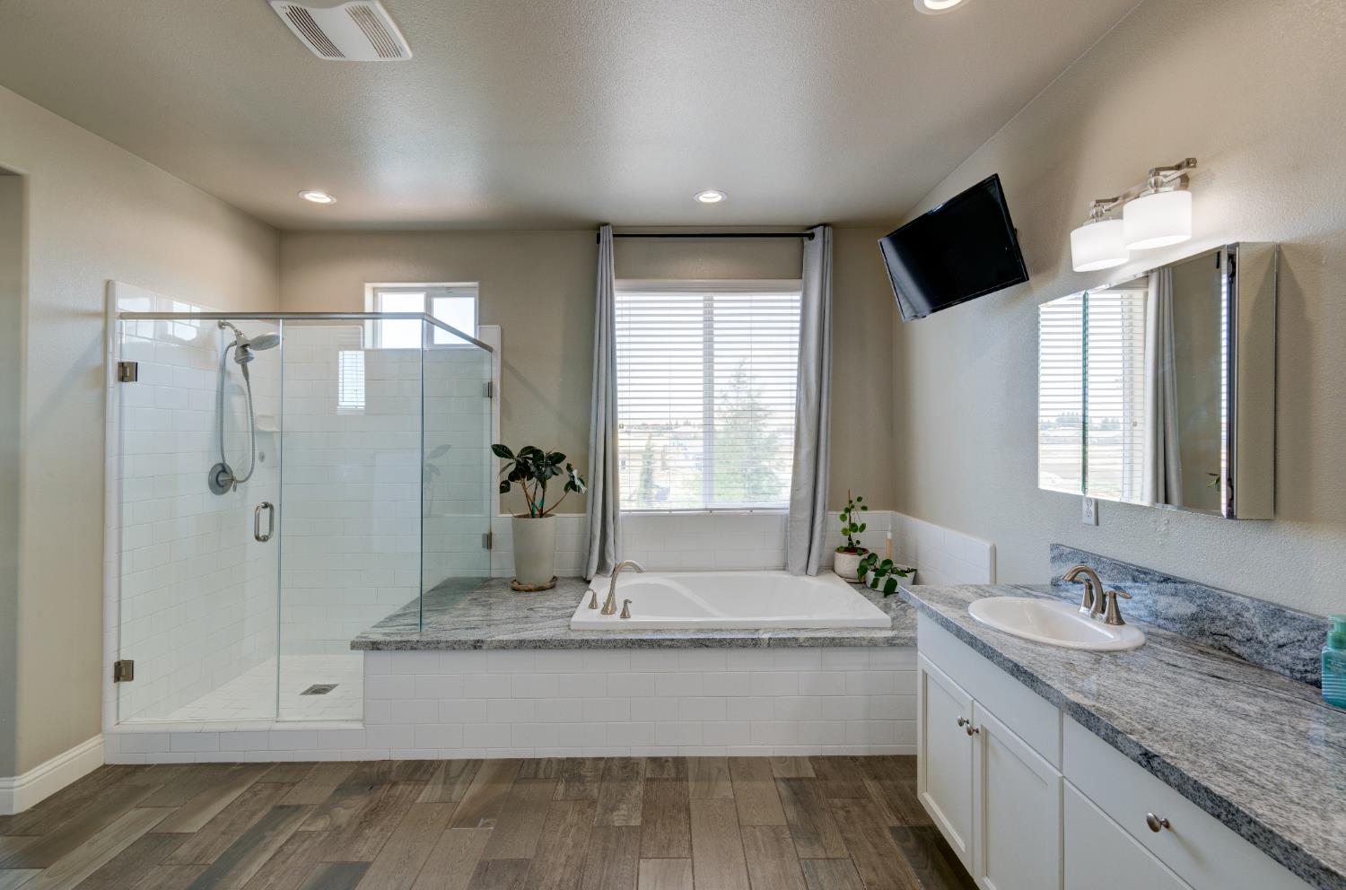 3211 Salem Ave, Clovis, CA 93619