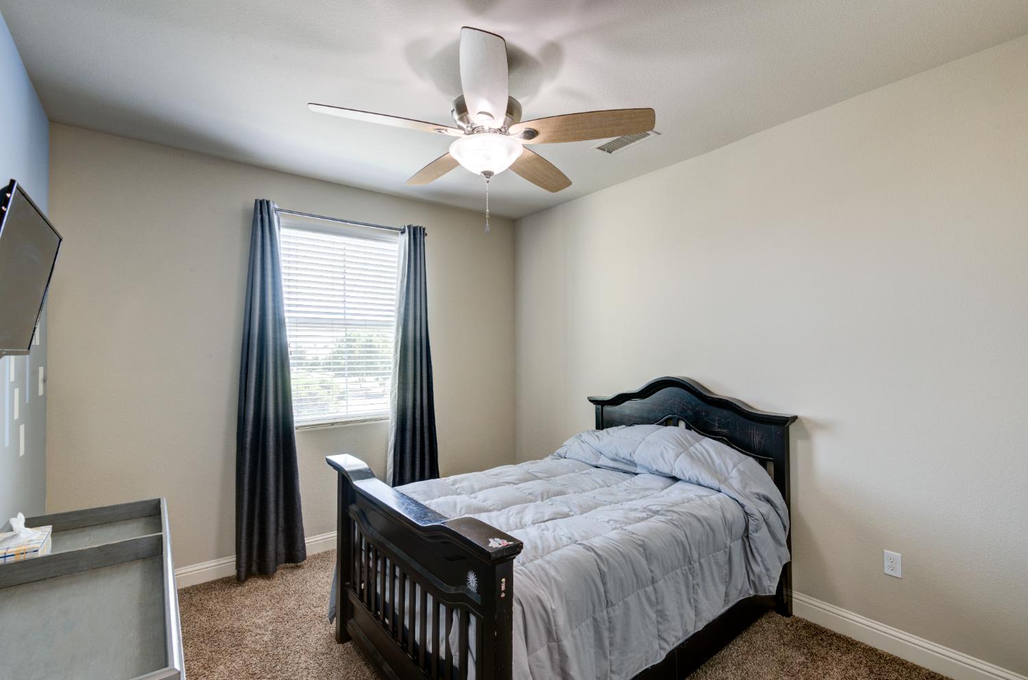 3211 Salem Ave, Clovis, CA 93619